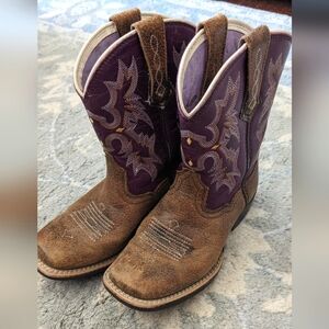 Girls Ariat Cowgirl boots 12
